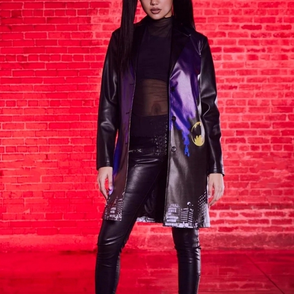 DC ✦ Batman Trench Coat ✦ Gotham City Print Vegan Leather Graphic Back Size L - Picture 6 of 9